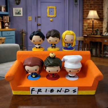 Legendarna kanapa dla figurek Funki pop Friends z MacDonald